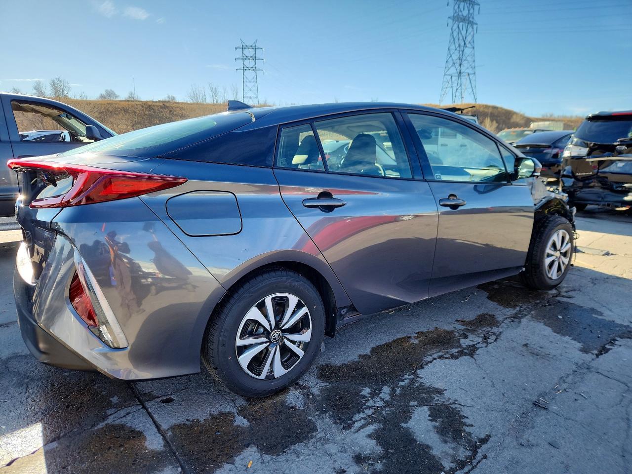 2017 Toyota Prius Prime Plus - Фото 3
