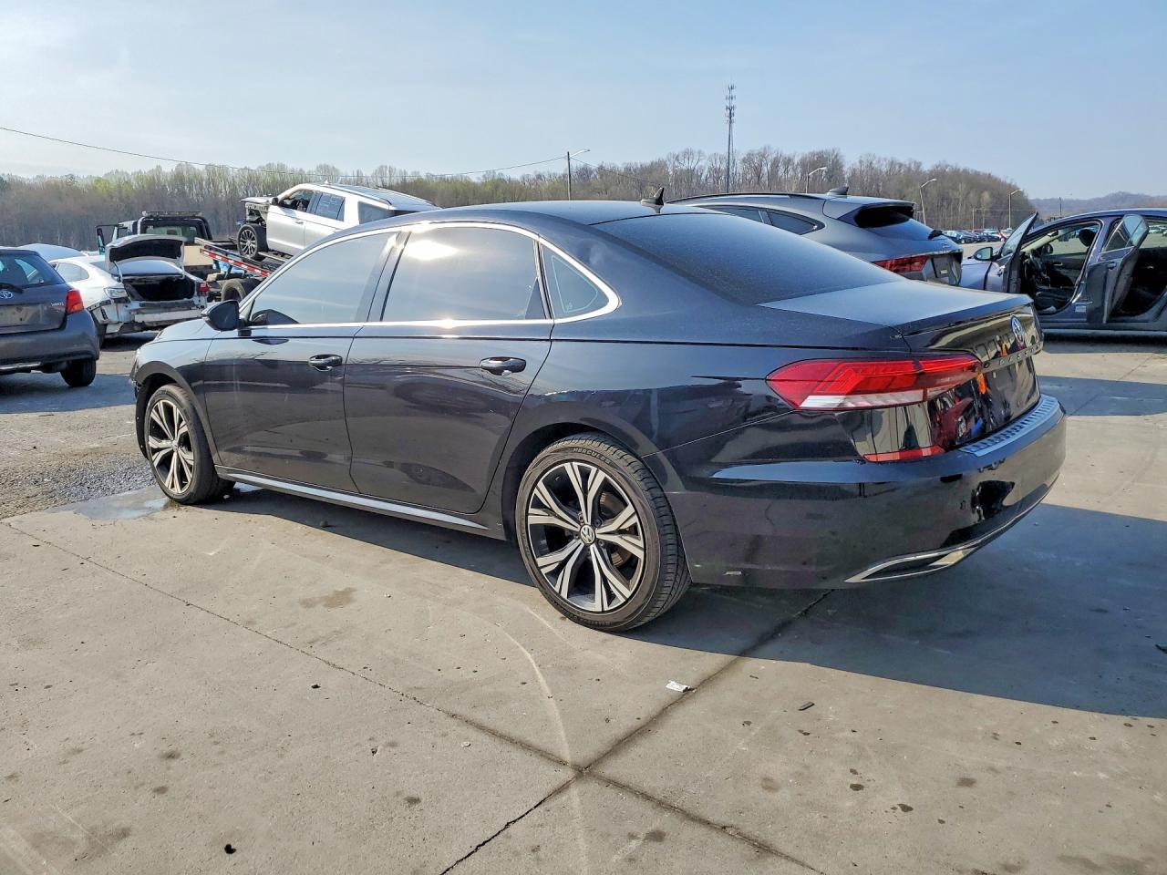 2021 Volkswagen Passat Se - Image 2