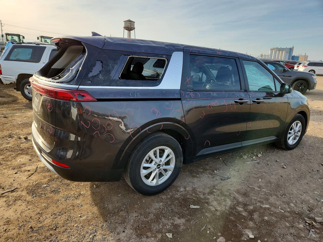 2024 Kia Carnival Lx - Image 3