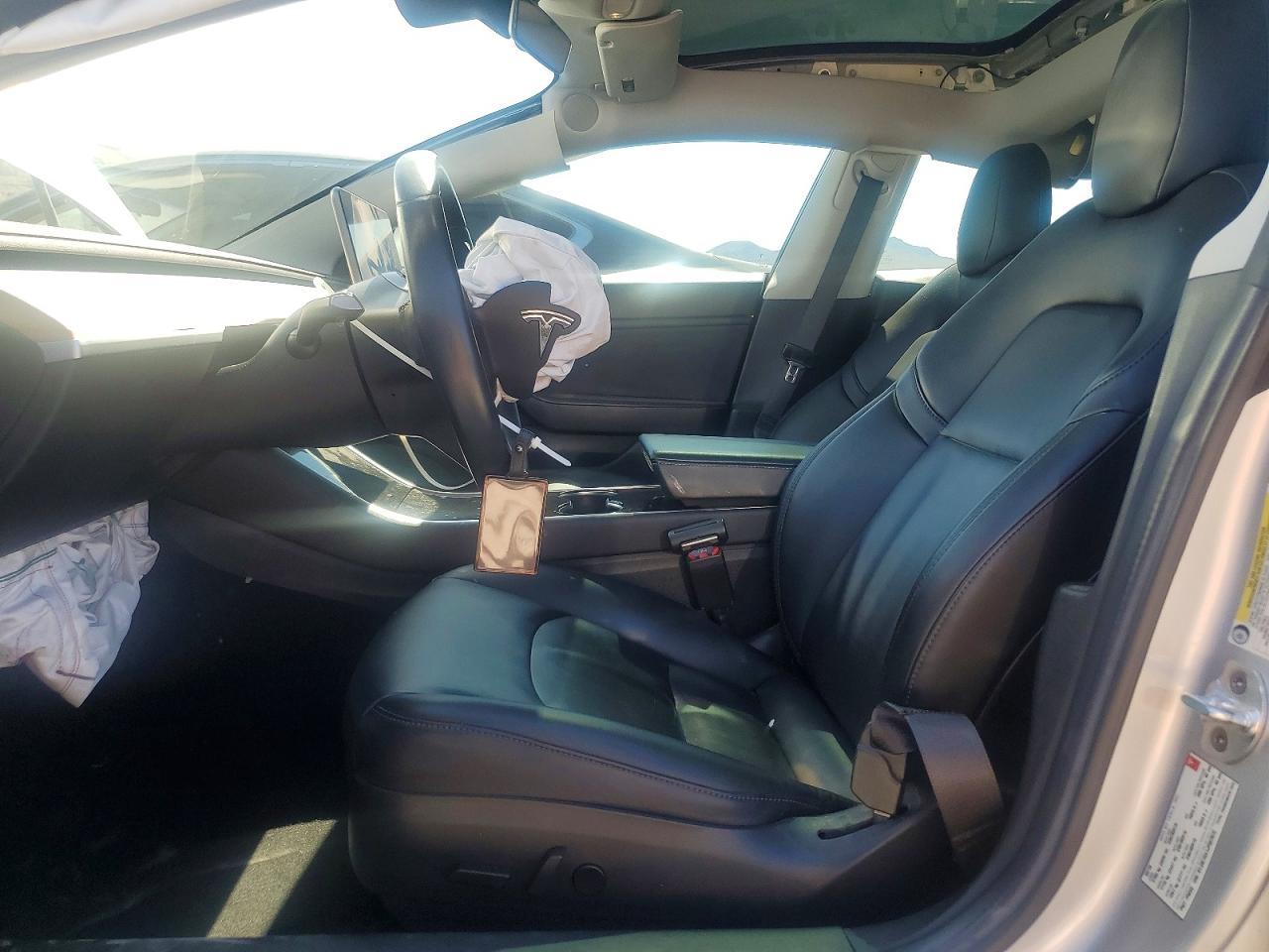 2018 Tesla Model 3 - Image 7
