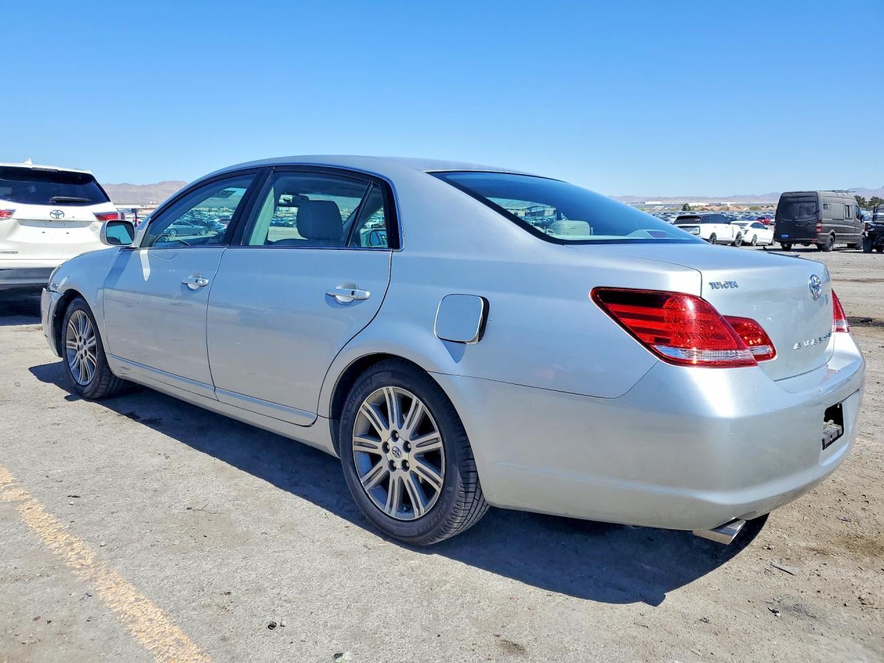2006 Toyota Avalon Limited - Фото 2