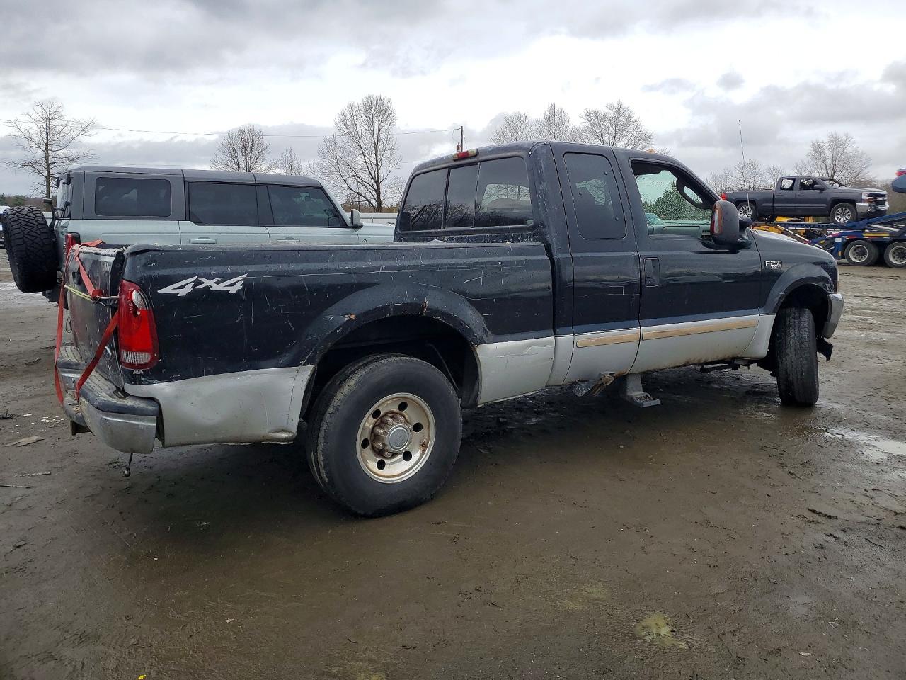 2004 Ford F250 Super Duty - Image 3