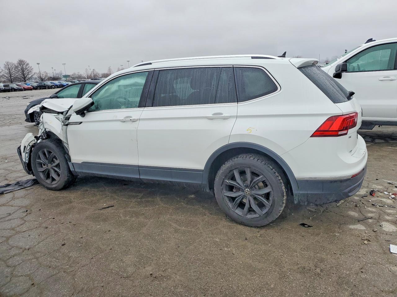 2024 Volkswagen Tiguan Se - Фото 2