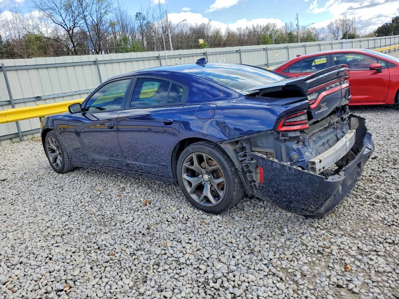 2015 Dodge Charger Sxt - Фото 2