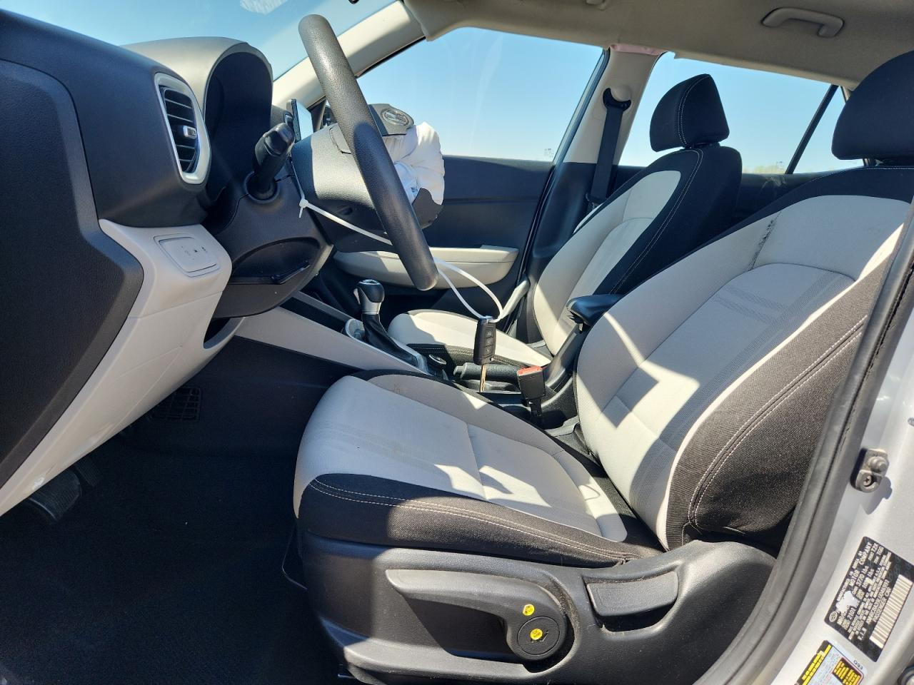 2020 Hyundai Venue Sel - Image 7