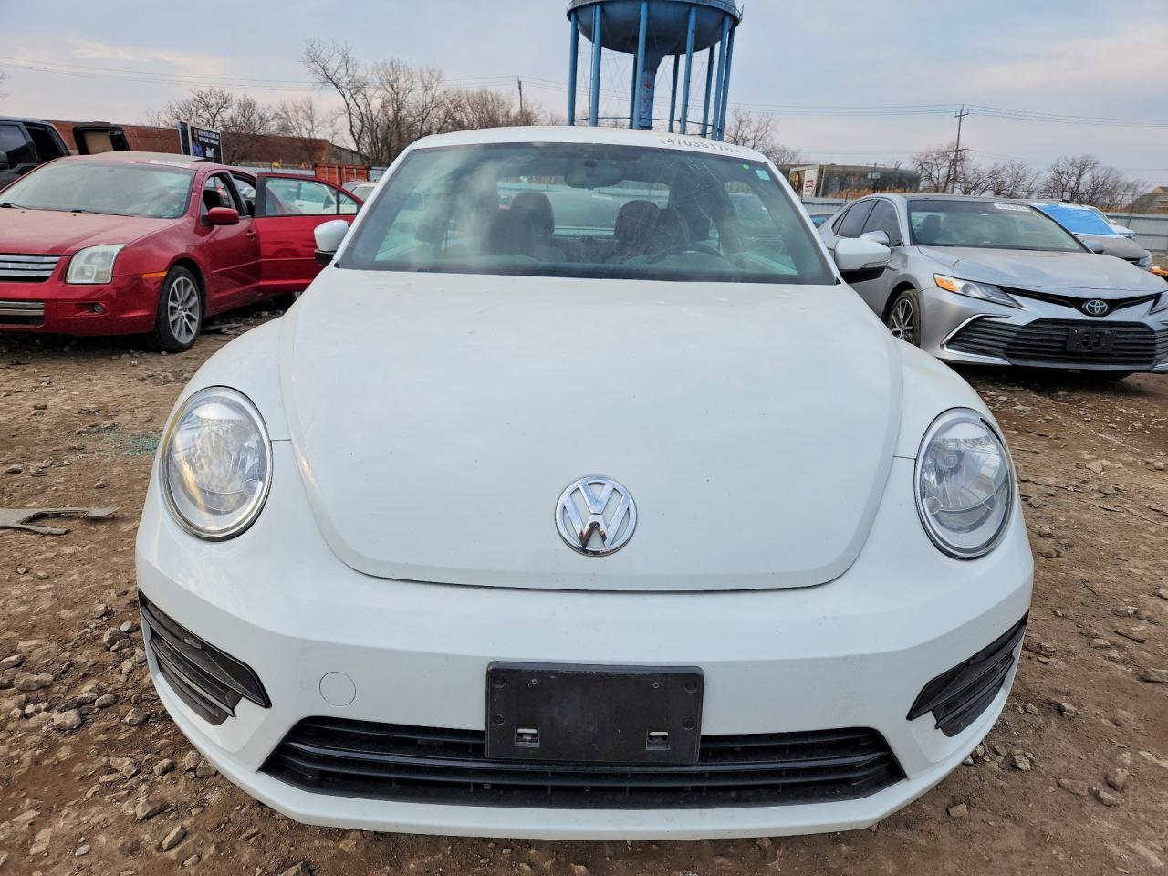 2017 Volkswagen Beetle 1.8T - Image 5