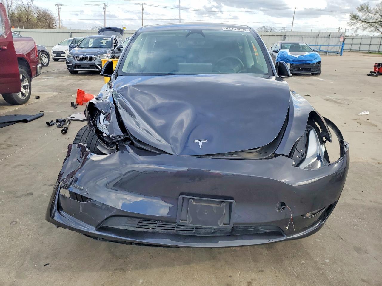 2024 Tesla Model Y - Фото 5