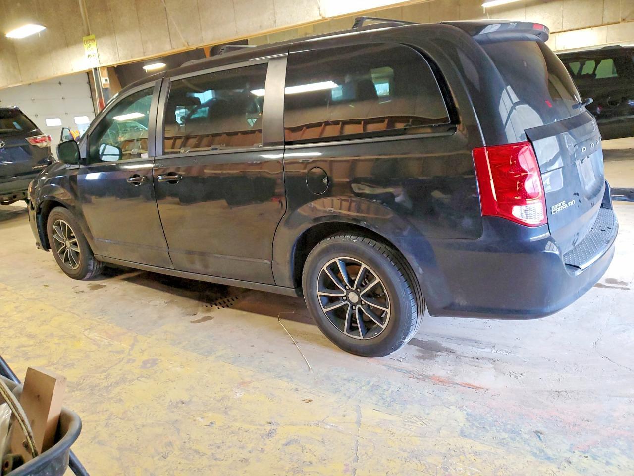 2018 Dodge Grand Caravan Gt - Image 2