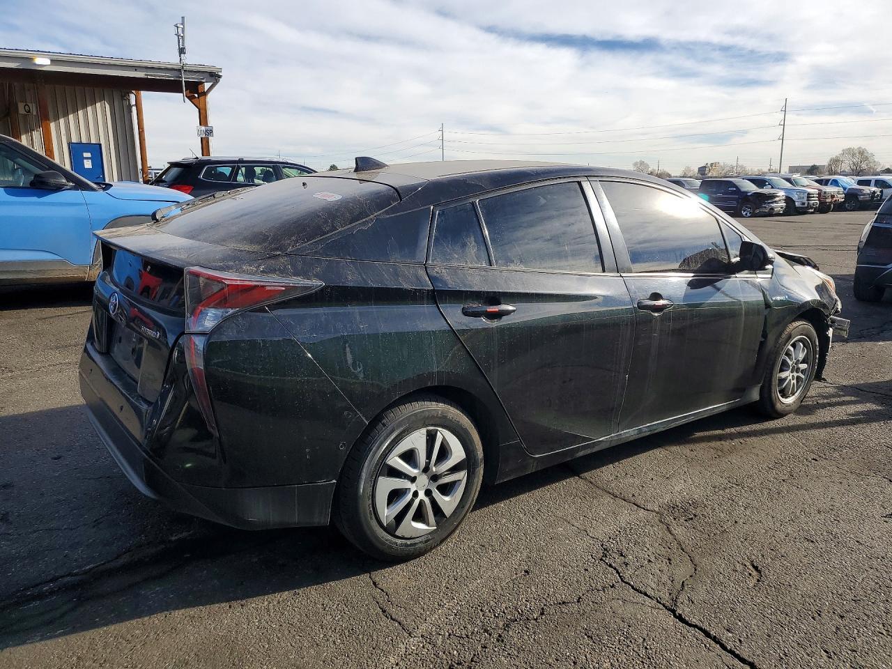 2017 Toyota Prius Three - Фото 3