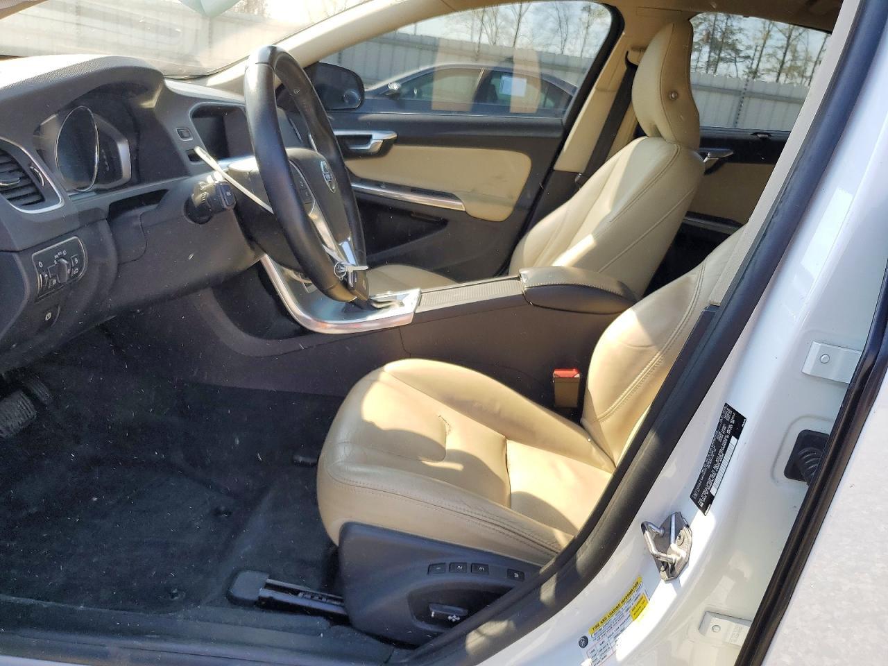 2017 Volvo S60 Premier - Image 7
