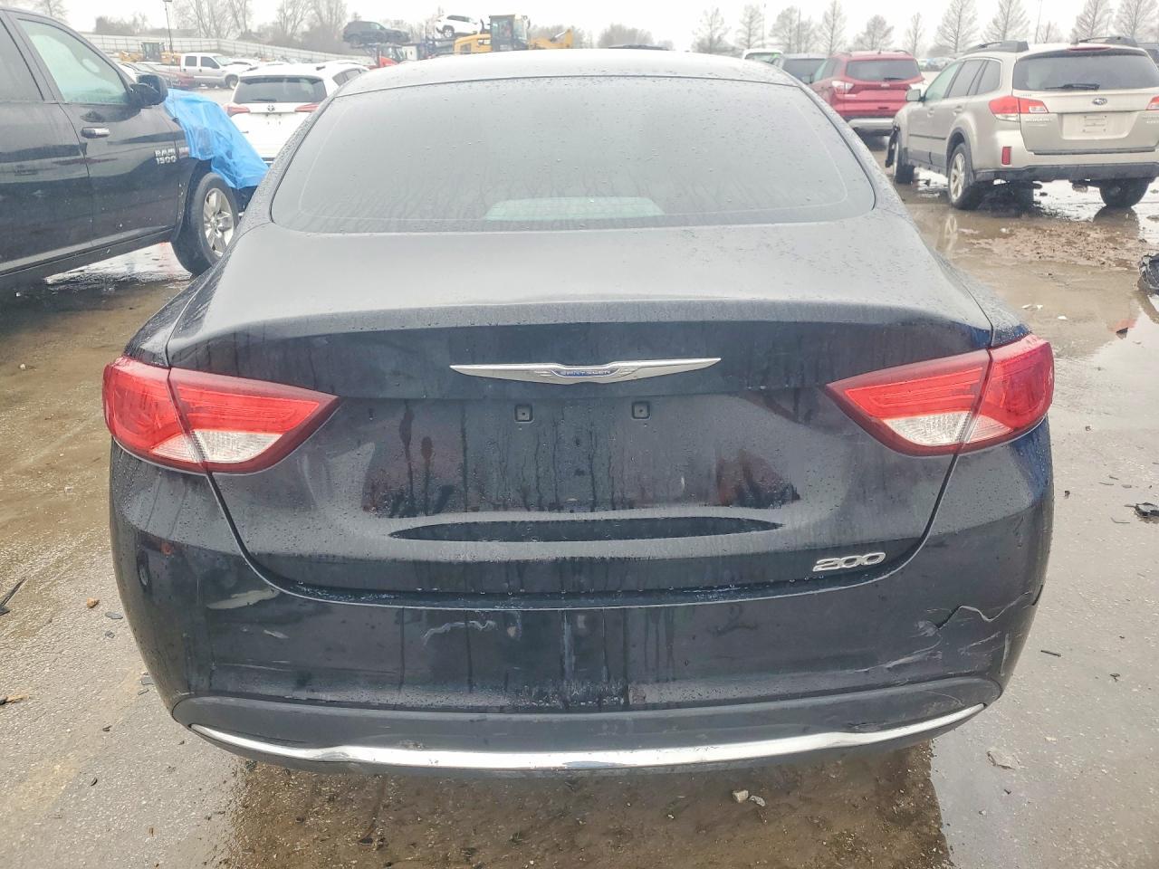 2015 Chrysler 200 Limited - Image 6