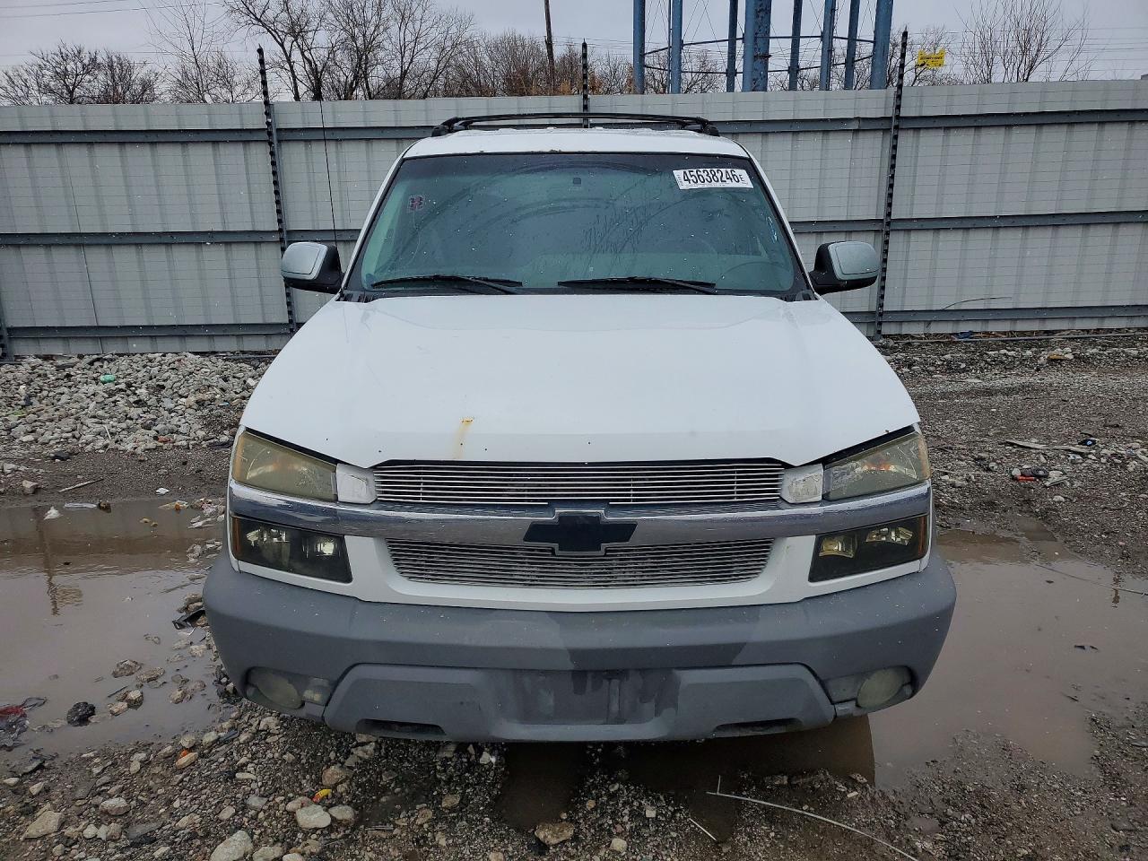 2002 Chevrolet Avalanche C1500 - Image 5