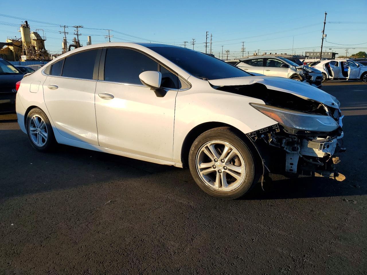 2018 Chevrolet Cruze Lt - Image 4