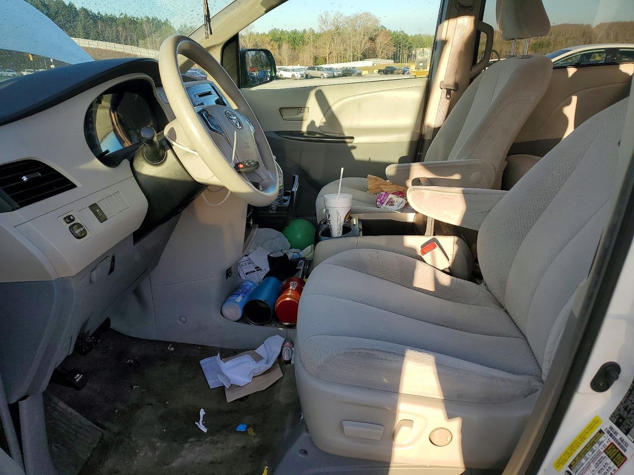 2013 Toyota Sienna Le - Фото 7