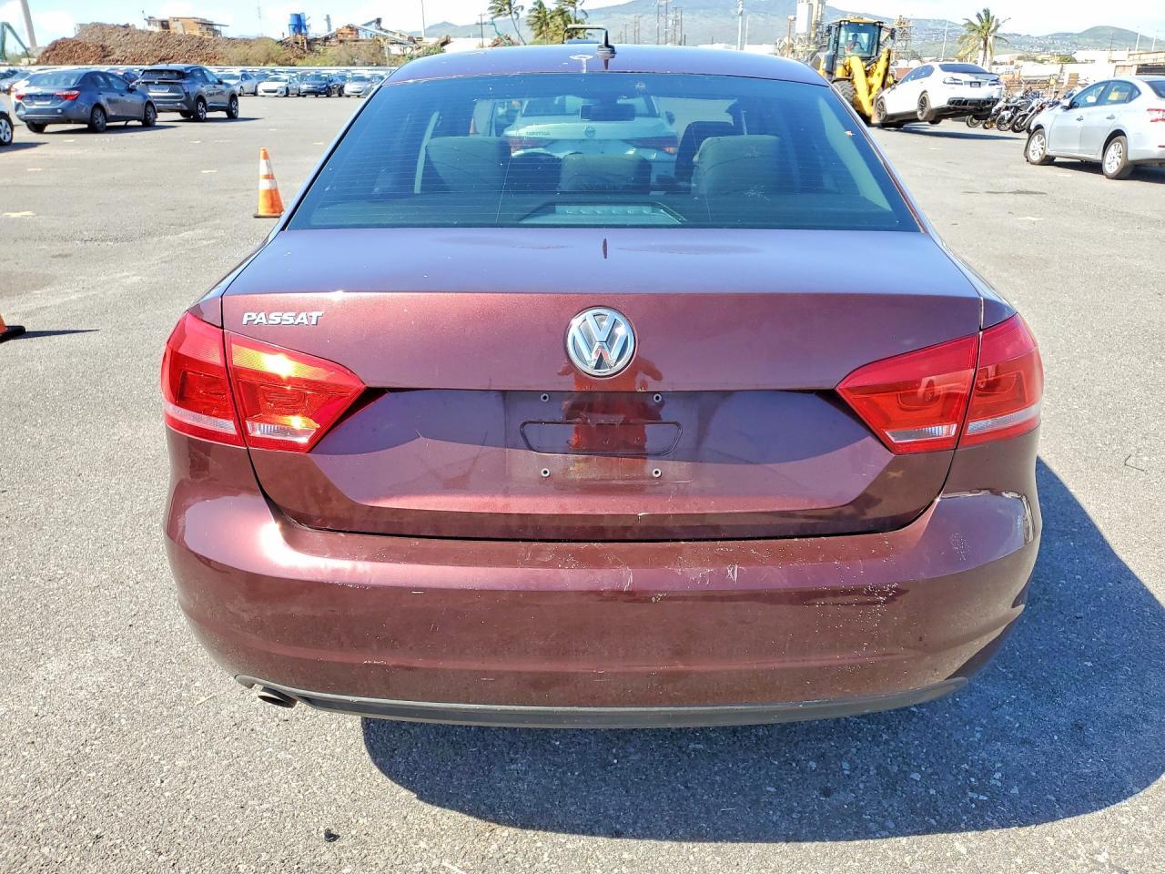 2013 Volkswagen Passat S - Image 6