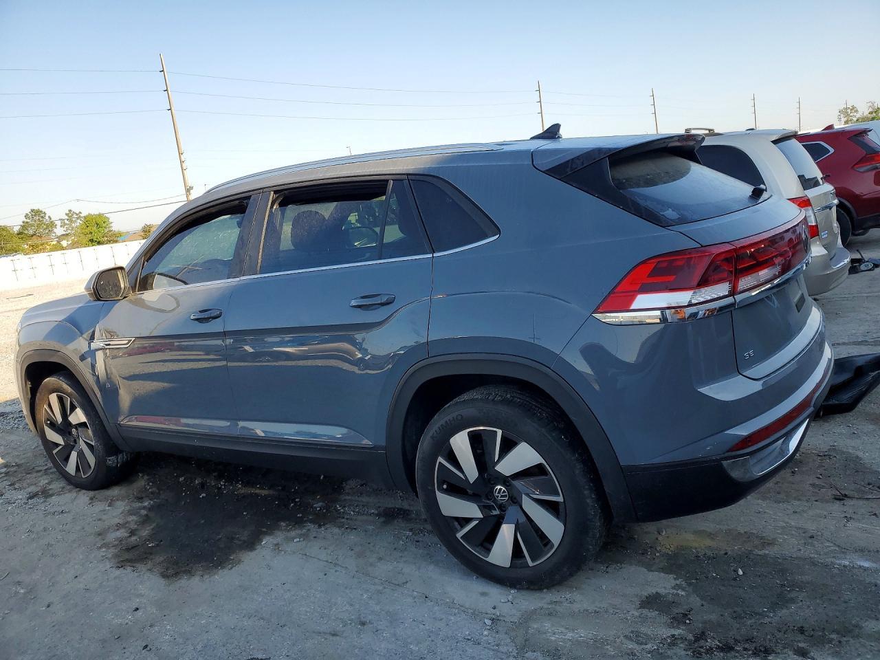 2024 Volkswagen Atlas Cross Sport Se - Image 2