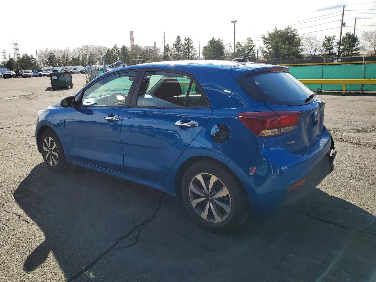 2023 Kia Rio 5-Door S - Фото 2