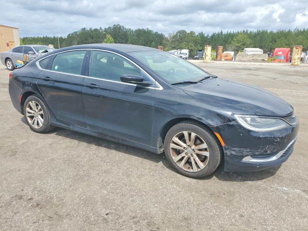 2015 Chrysler 200 Limited - Фото 4