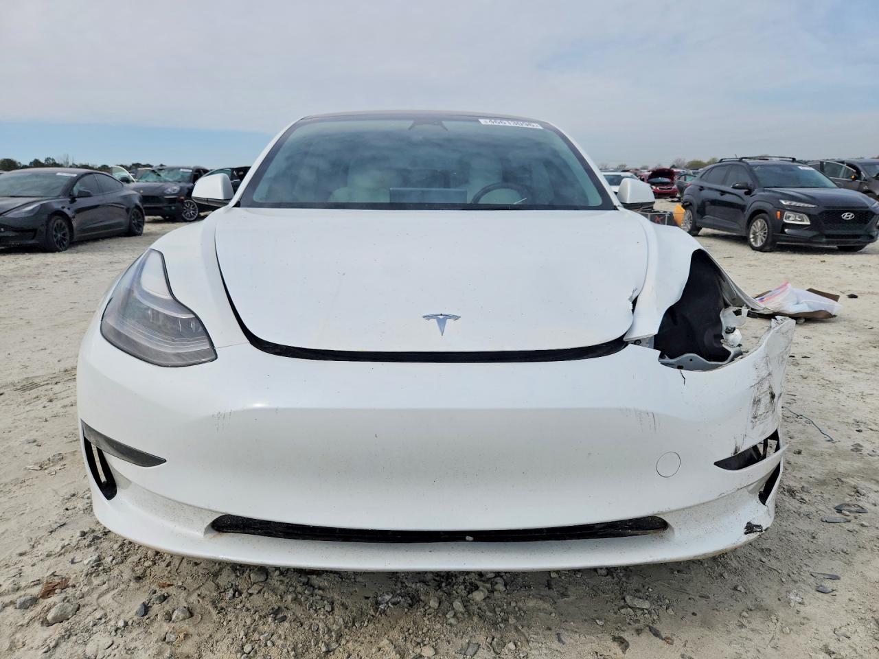 2023 Tesla Model 3 - Фото 5