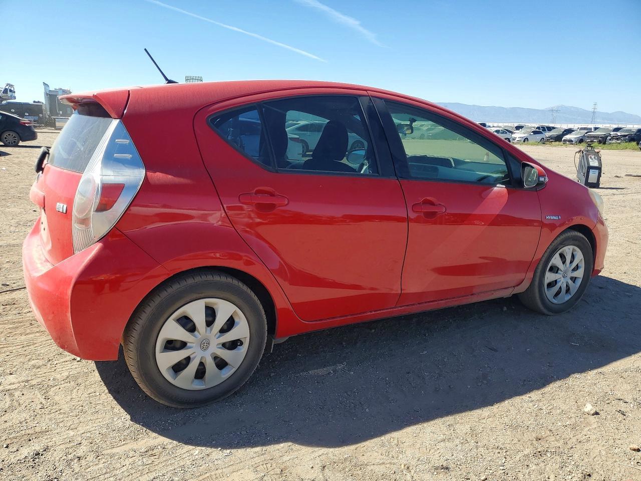 2012 Toyota Prius C Two - Фото 3