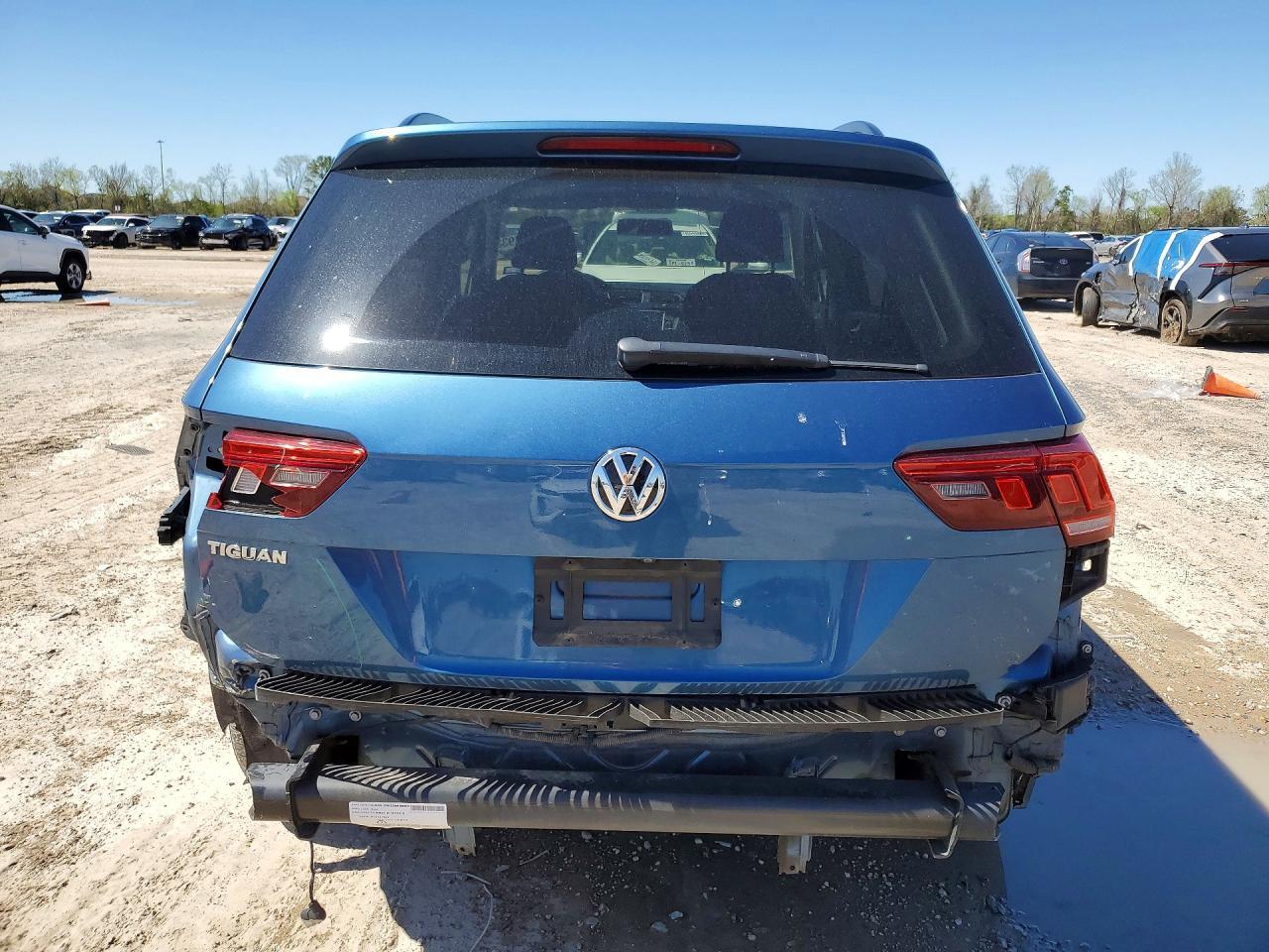 2019 Volkswagen Tiguan S - Image 6