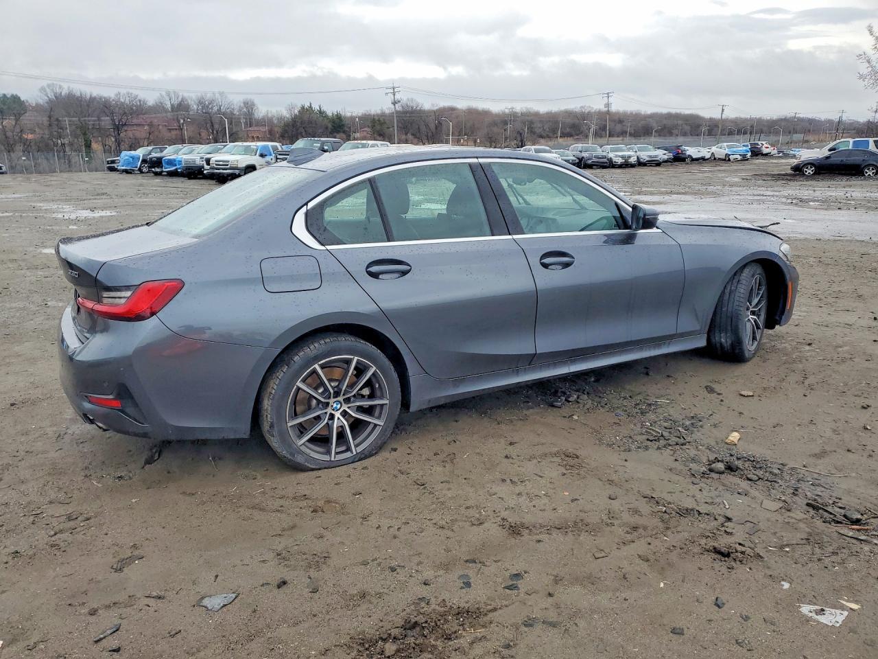 2020 BMW 330I - Фото 3
