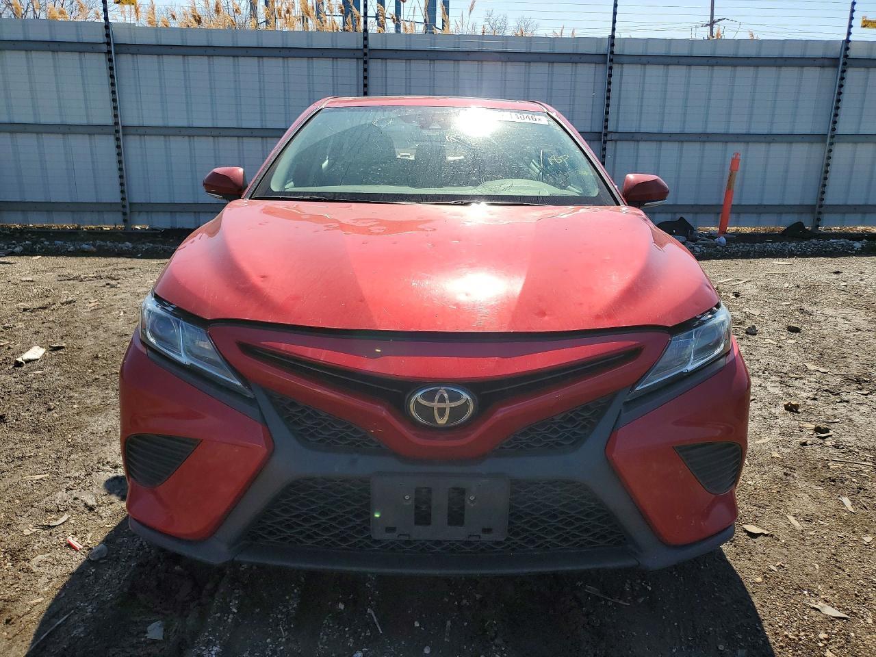 2019 Toyota Camry Se - Фото 5