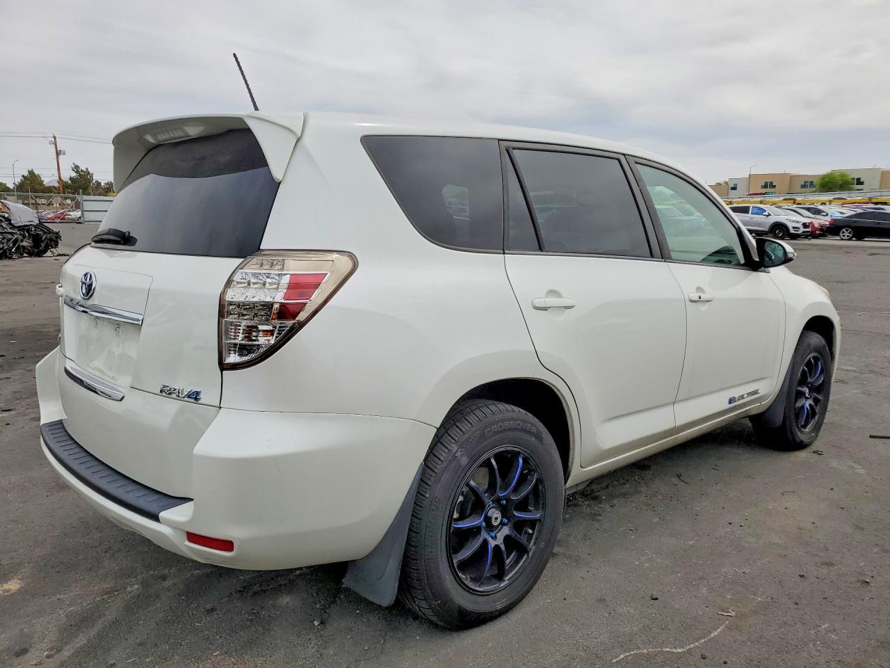 2014 Toyota Rav4 Ev Base - Фото 3
