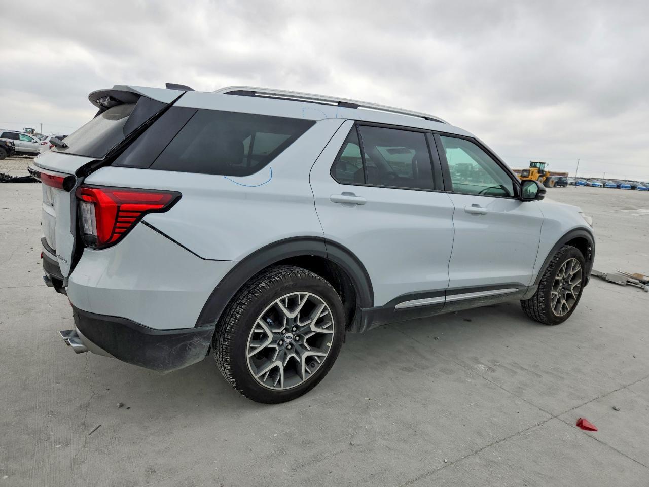 2025 Ford Explorer Platinum - Фото 3