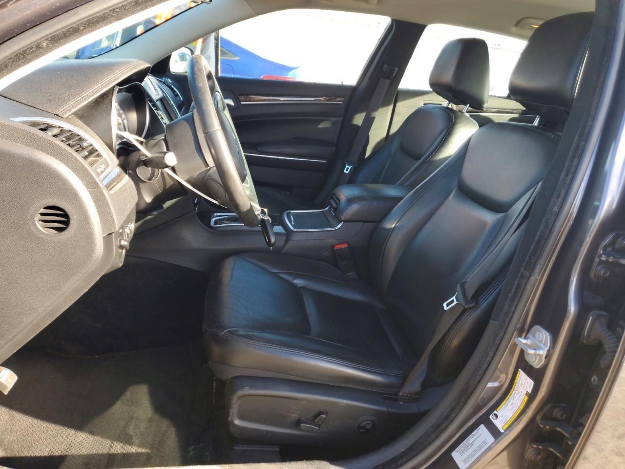 2015 Chrysler 300 Limited - Image 7