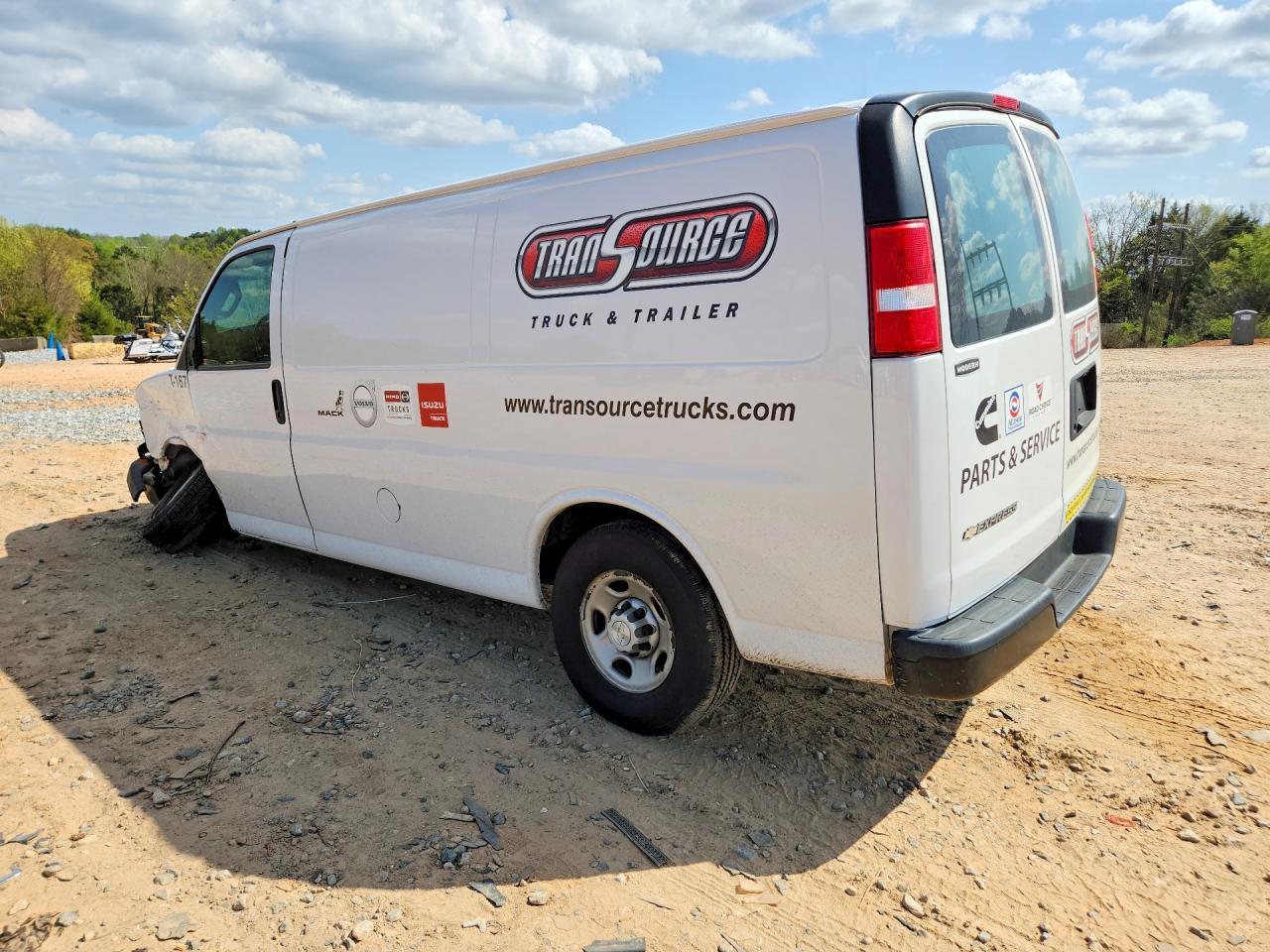 2021 Chevrolet Express G2500 - Фото 2