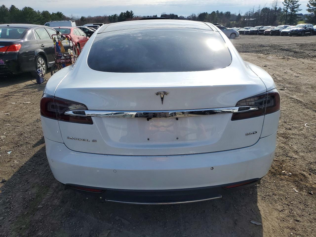 2015 Tesla Model S - Image 6