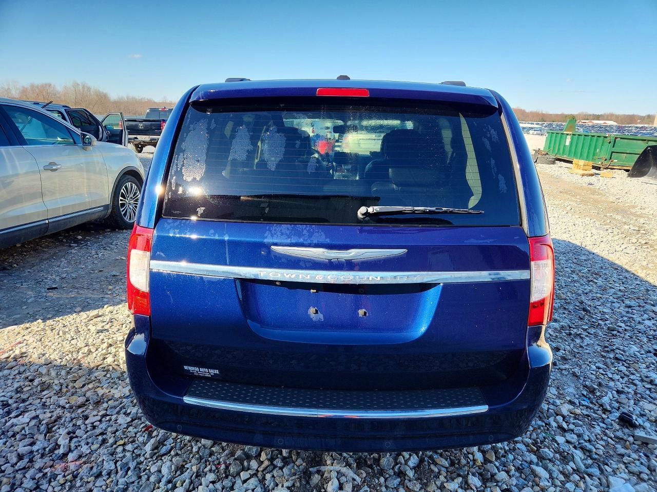 2013 Chrysler Town & Country Touring L - Фото 6
