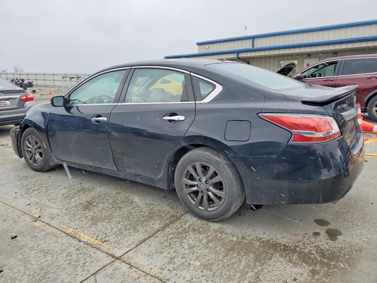 2015 Nissan Altima 2.5 S - Image 2