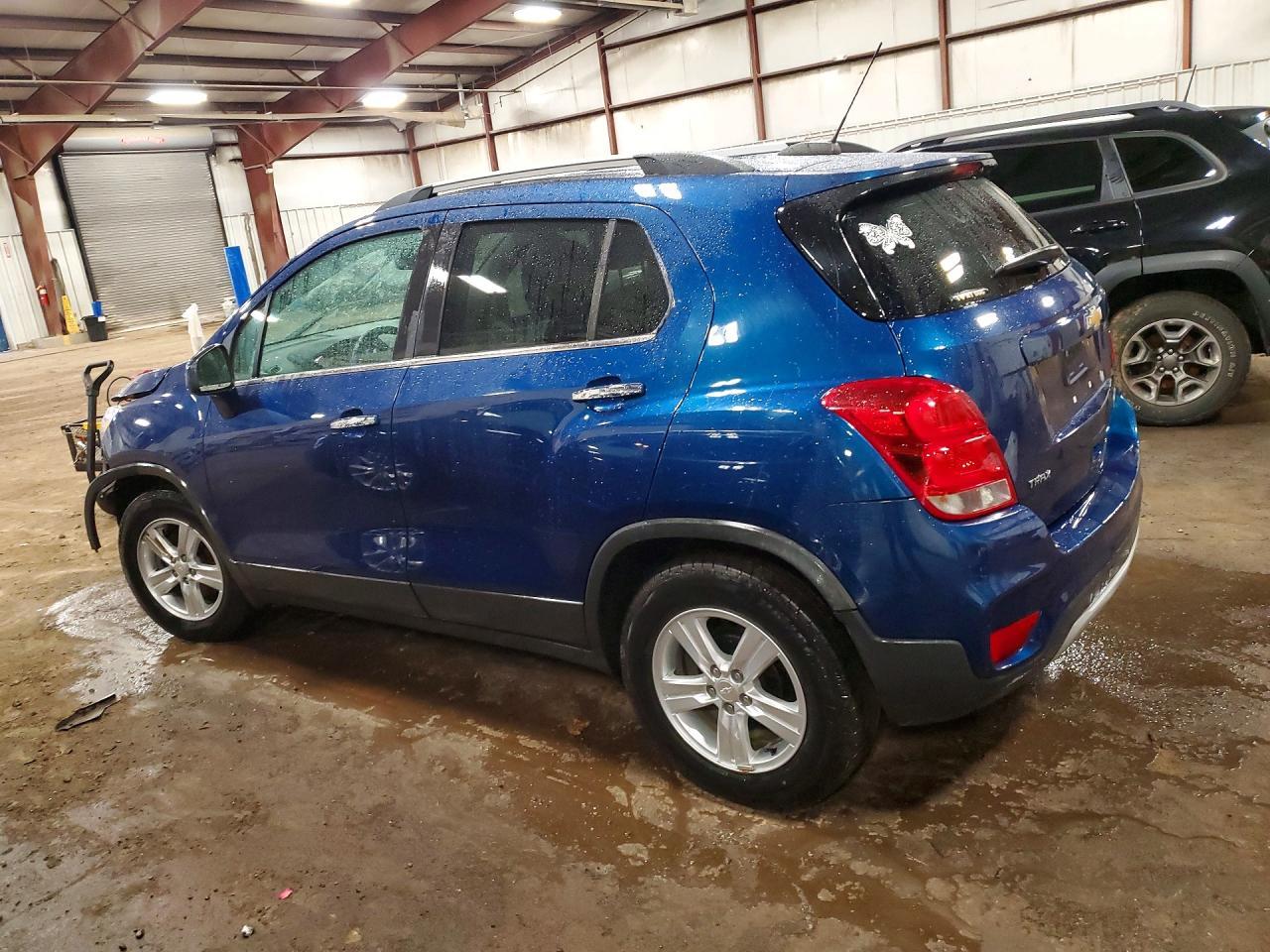 2019 Chevrolet Trax 1Lt - Image 2