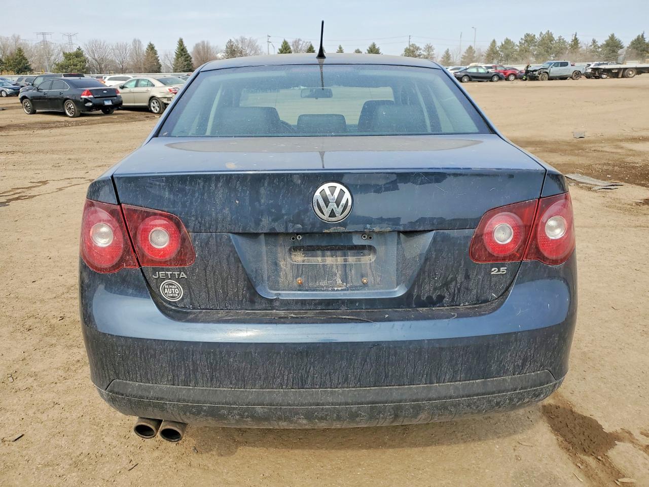 2010 Volkswagen Jetta Limited - Image 6