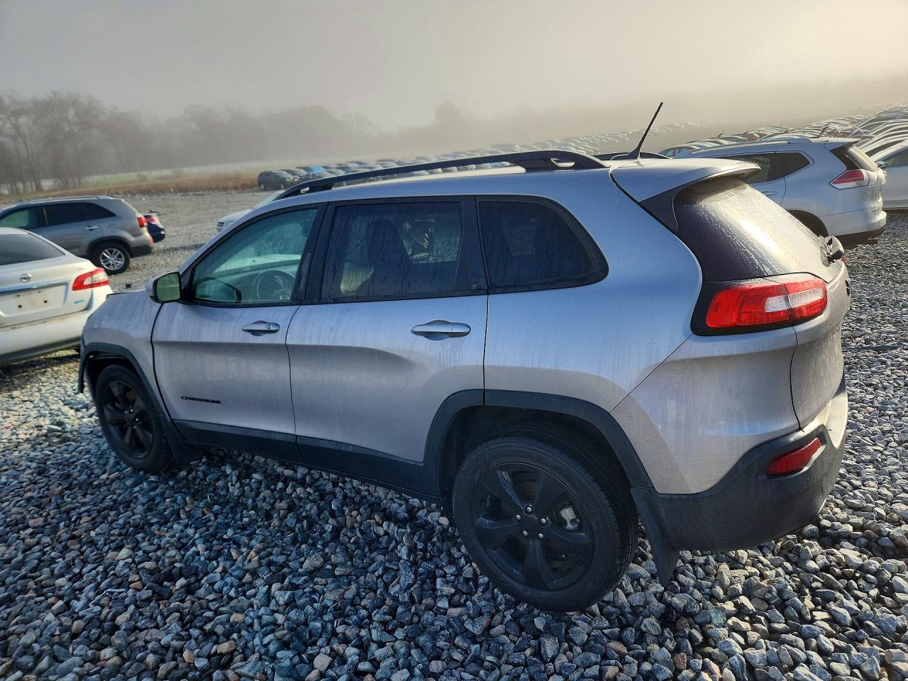 2018 Jeep Cherokee Latitude - Image 2