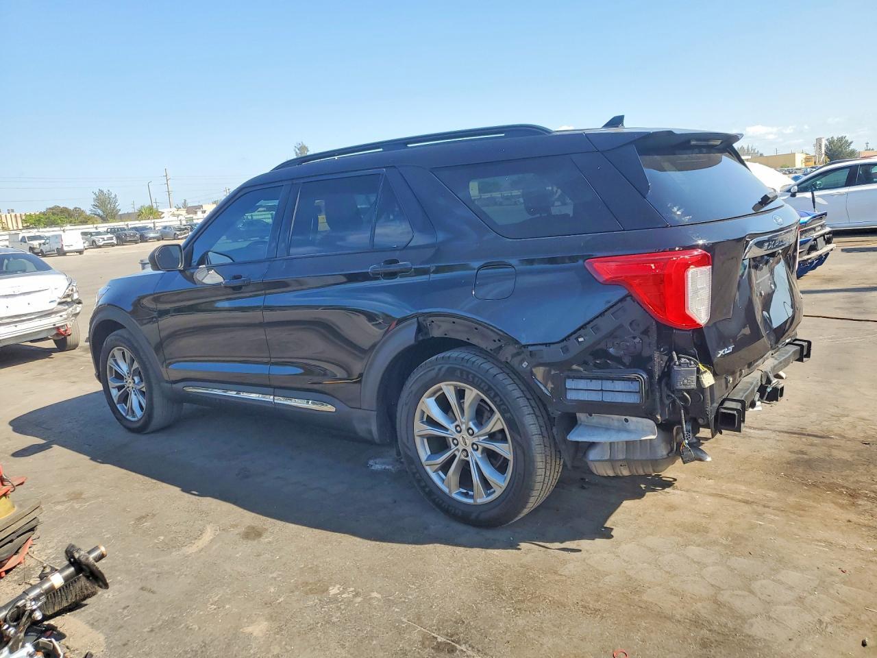 2020 Ford Explorer Xlt - Фото 2