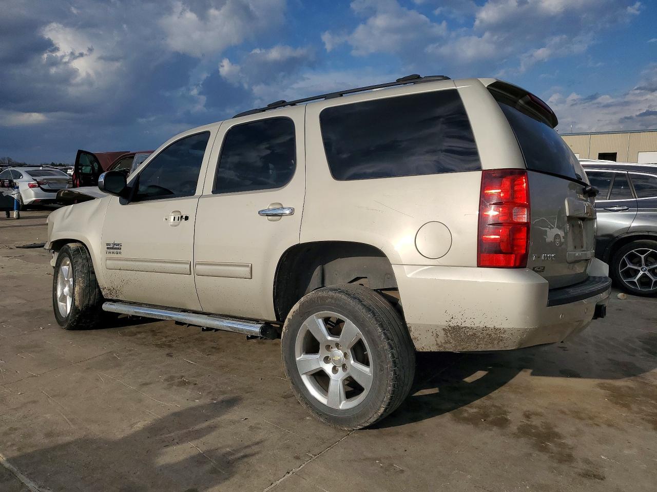 2013 Chevrolet Tahoe C1500 Ls - Image 2