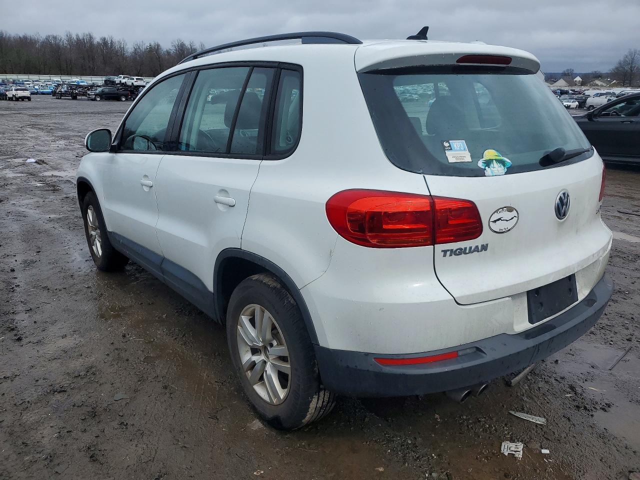 2015 Volkswagen Tiguan S - Фото 2