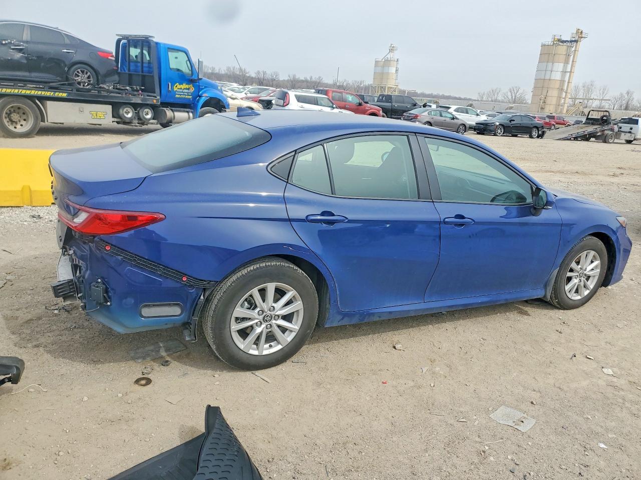 2025 Toyota Camry Le - Фото 3
