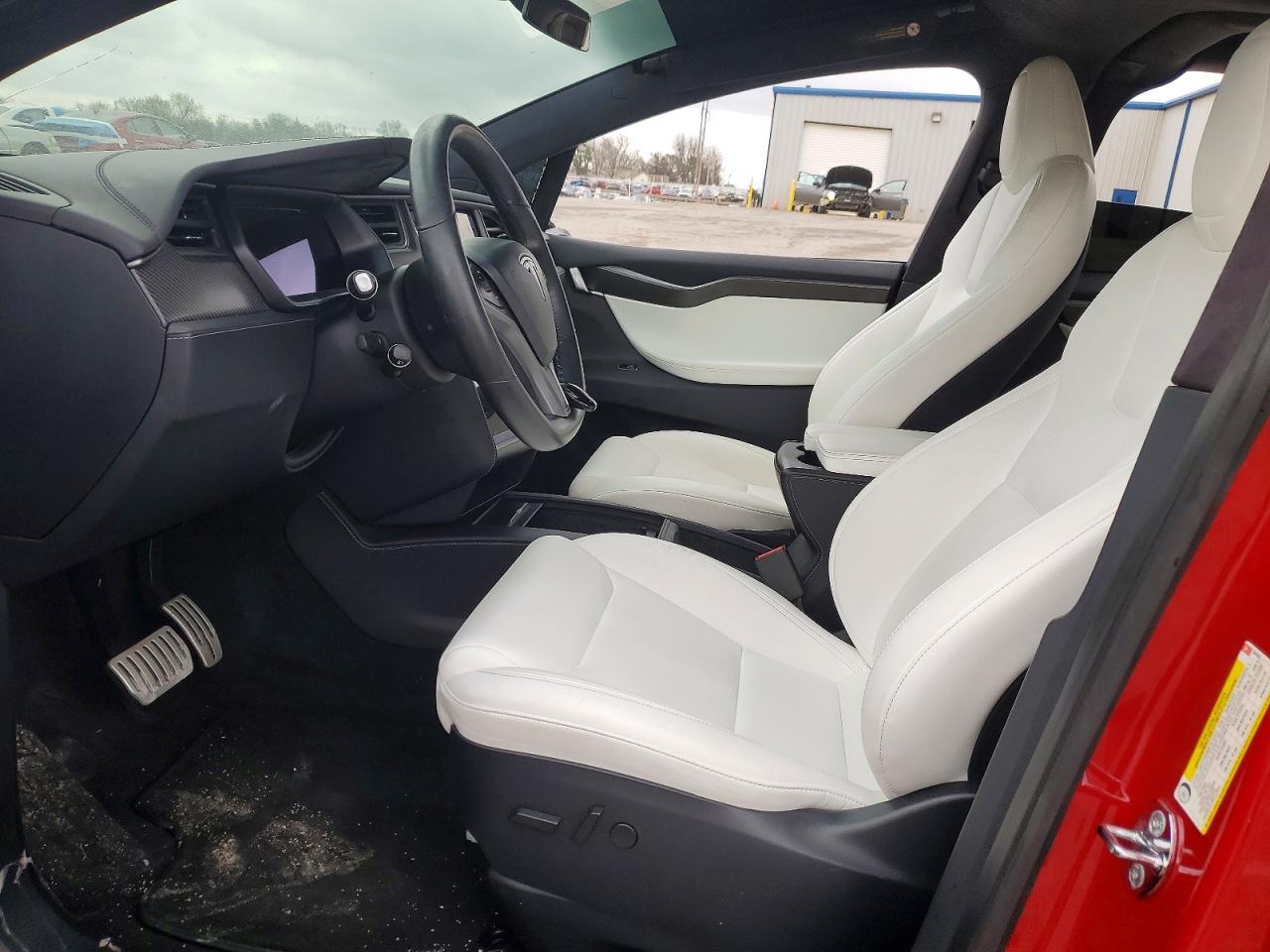 2020 Tesla Model X - Фото 7