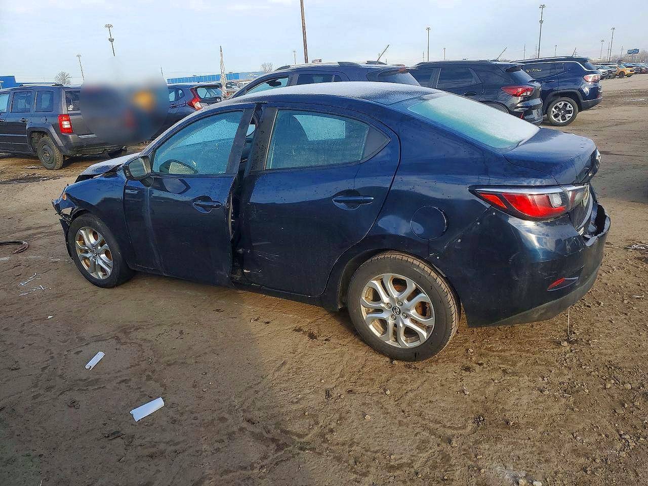 2017 Toyota Yaris Ia Base - Image 2