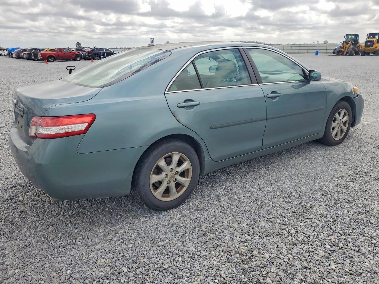 2010 Toyota Camry Le V6 - Image 3