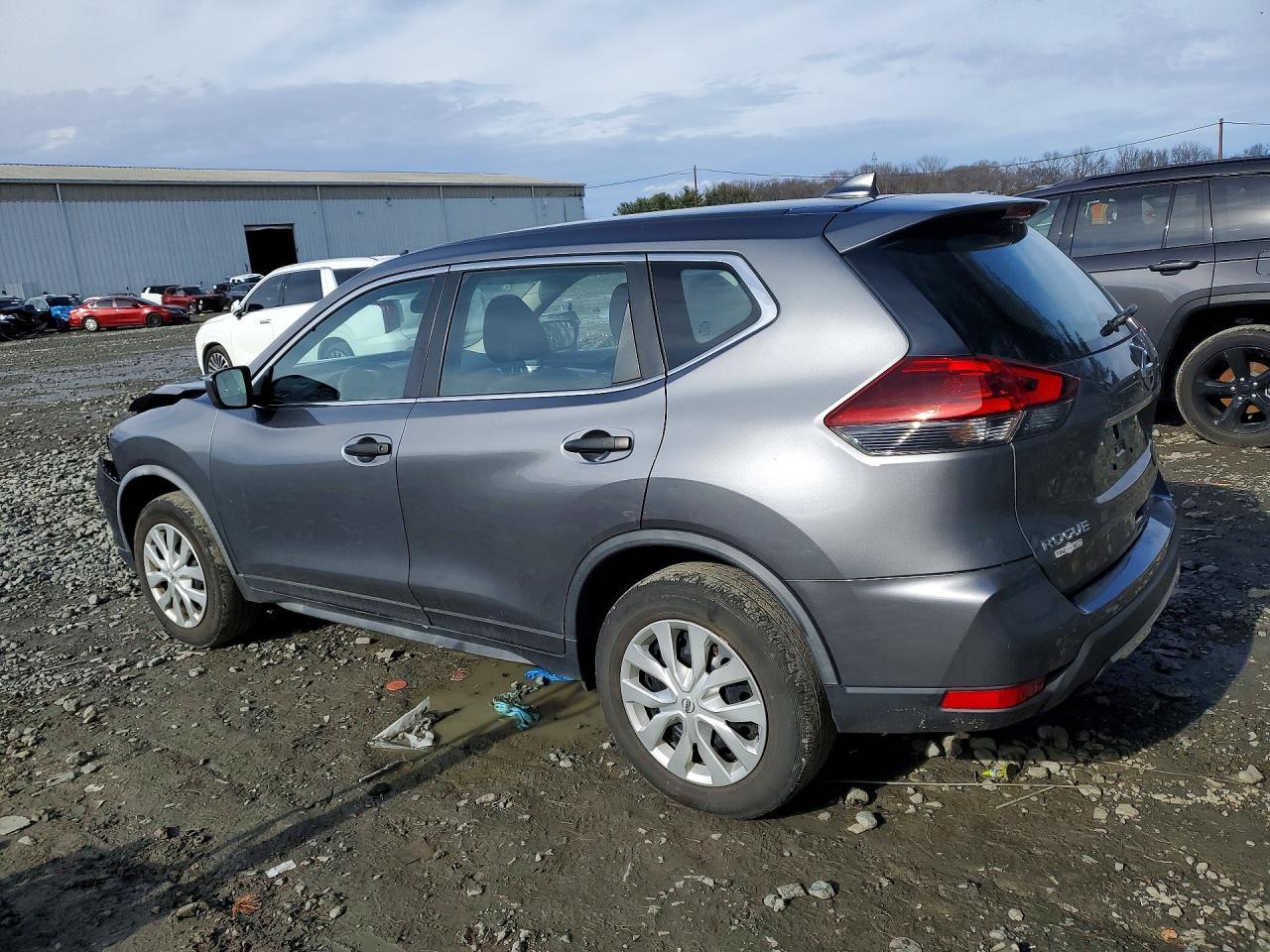 2020 Nissan Rogue S - Фото 2