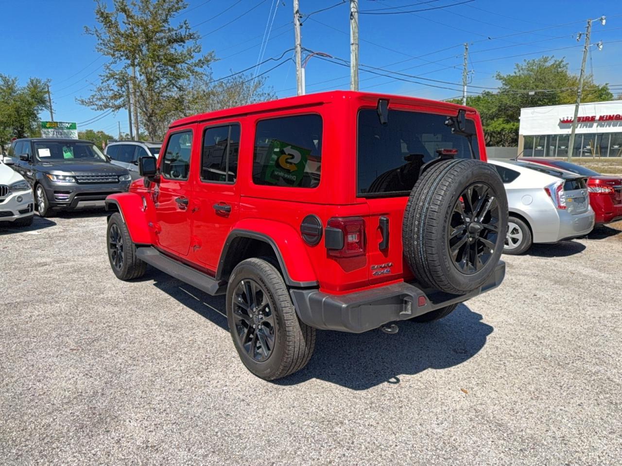 2025 Jeep Wrangler Sahara 4Xe - Фото 3