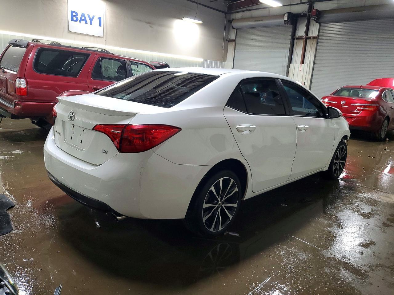 2017 Toyota Corolla Se - Фото 3