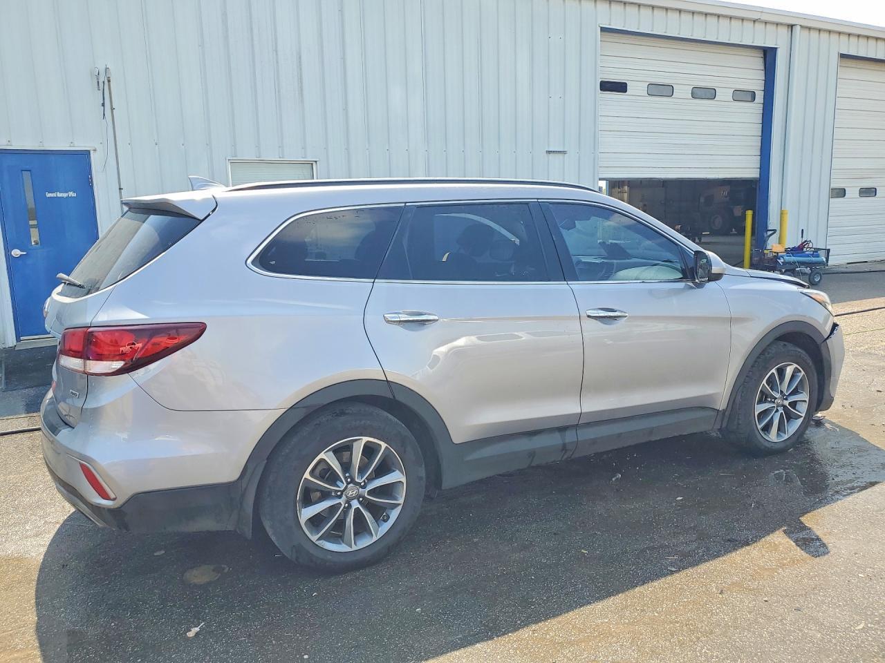 2018 Hyundai Santa Fe Se - Фото 3