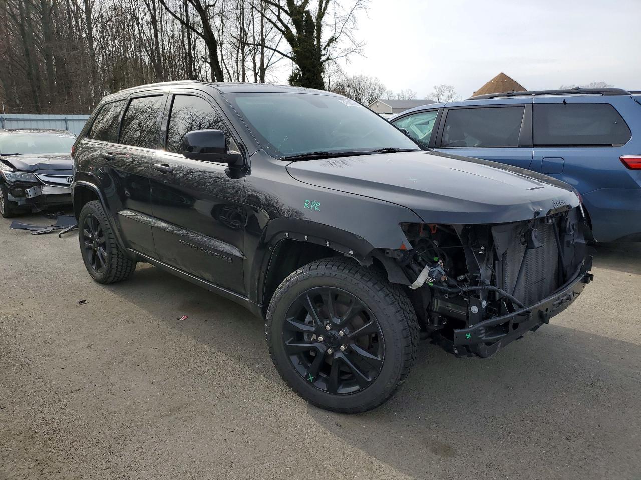 2020 Jeep Grand Cherokee Laredo - Image 4