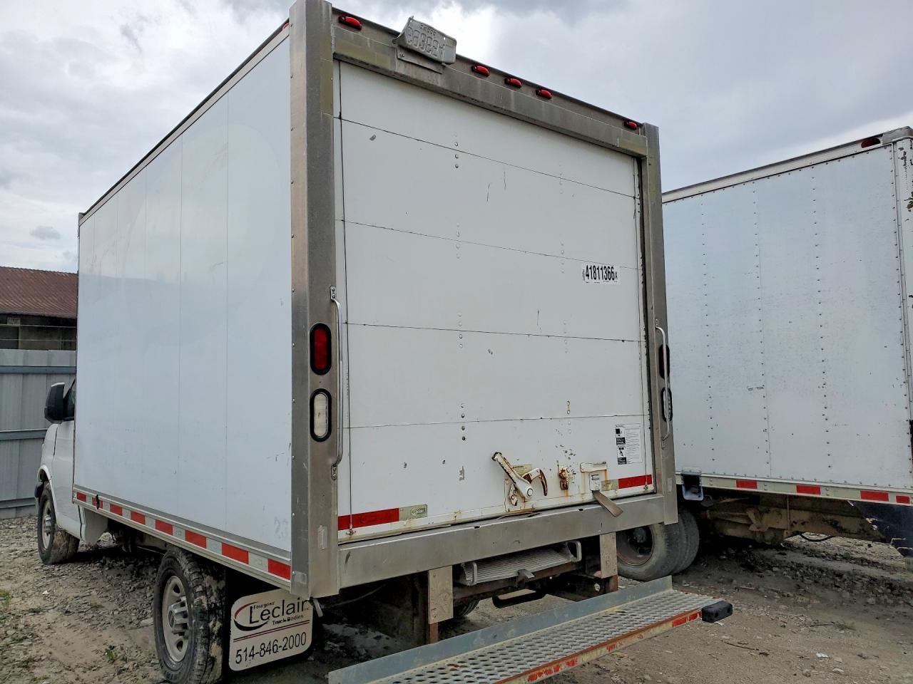 2013 GMC Savana Box Truck - Image 2